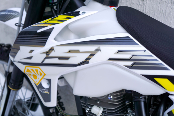 Мотоцикл кроссовый / эндуро BSE (БСЕ) Z2 19/16 Roqvi Yellow (015)